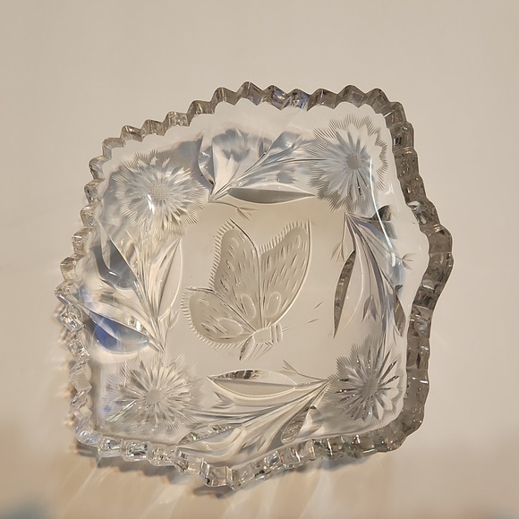 Vintage Etched Crystal Glass Small Dish - Butterfly and Flowers - 1" deep - Picture 2 of 8
